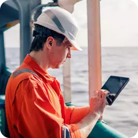 How does an RFID GPS tracker help logistics companies