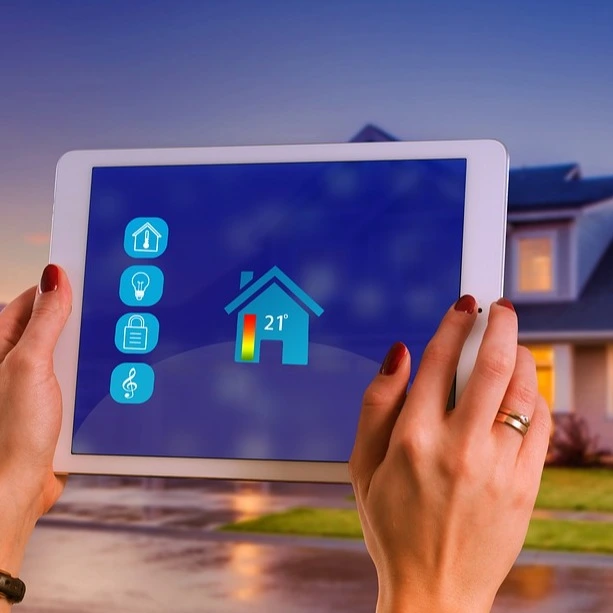 ¿Cuáles son las aplicaciones del sistema de automatización del hogar?